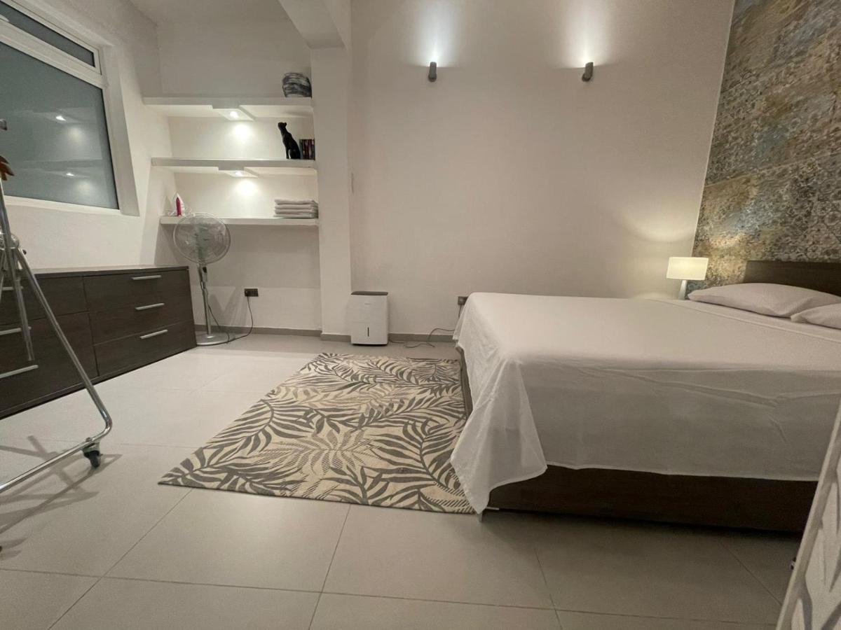 Valletta Most Central Studio Apartment 16Th-Century Building Екстер'єр фото